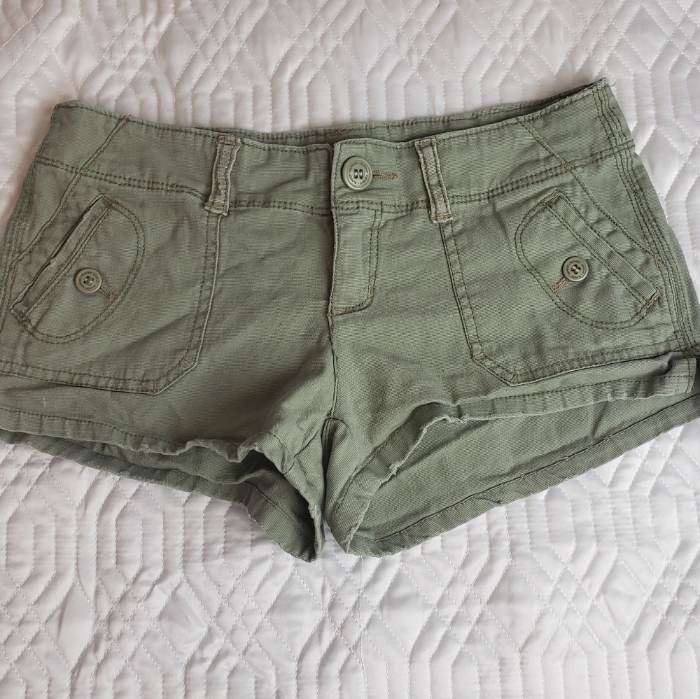 Almost Famous Casual Khaki Cargo Mini Shorts Army Green Size